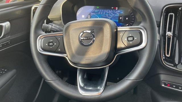 2025 Volvo XC40 B5 Plus Dark Theme