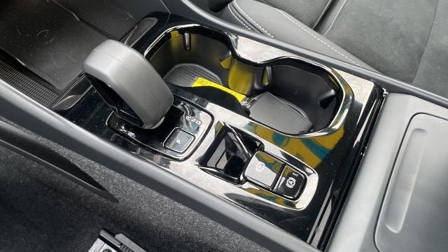 2025 Volvo XC40 B5 Plus Dark Theme