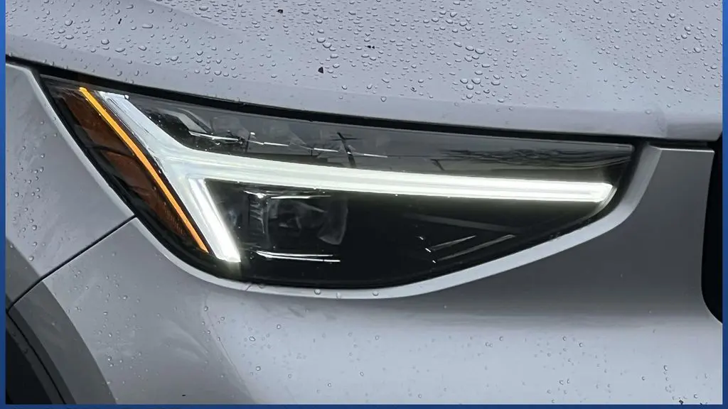 2026 Volvo XC40 B5 Plus