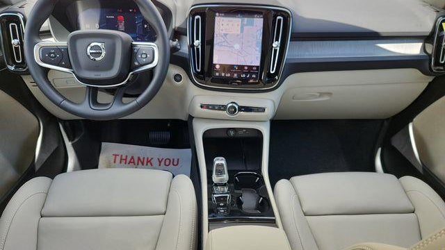 2026 Volvo XC40 B5 Plus