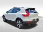 2026 XC40 Thumbnail 5