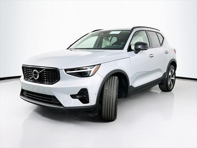 2026 Volvo XC40 - $44,193