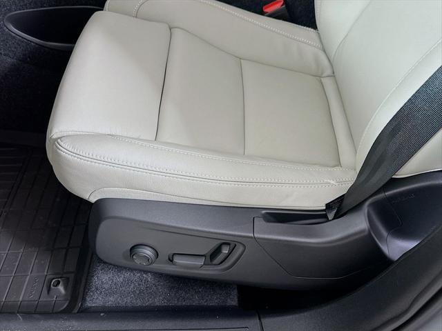 2026 Volvo XC40 - $44,193