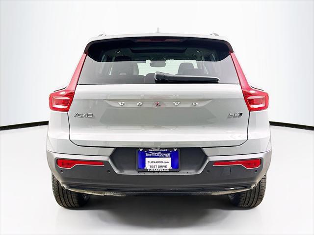 2026 Volvo XC40 - $44,193