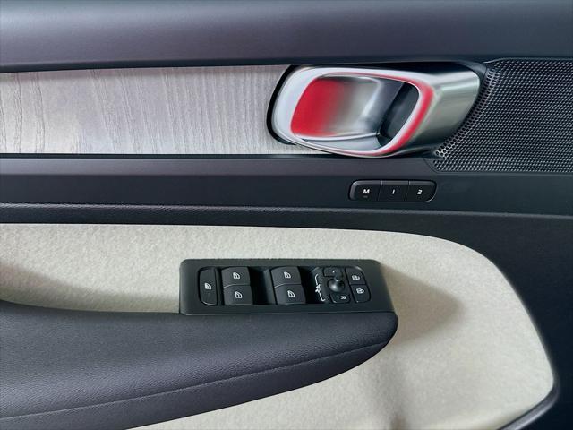 2026 Volvo XC40 - $44,193