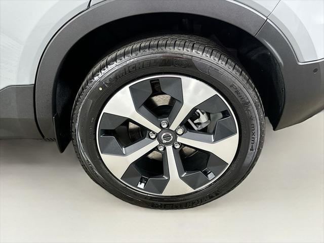 2026 Volvo XC40 - $44,193