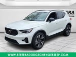 2025 XC40 Thumbnail 2