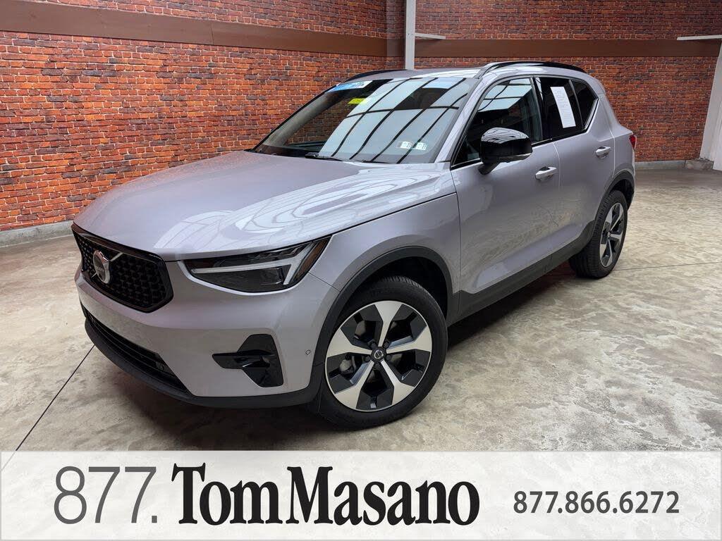 2026 Volvo XC40 - $37,510