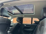 2026 XC40 Thumbnail 3