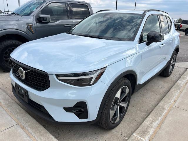 2026 Volvo XC40 - $33,455