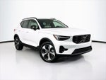 2026 XC40 Thumbnail 2