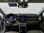 2026 XC40 Thumbnail 3