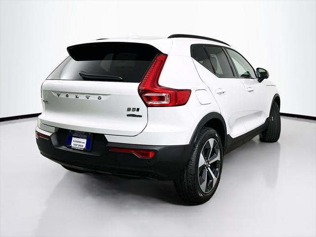 2026 Volvo XC40 - $43,337