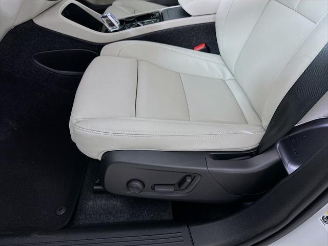 2026 Volvo XC40 - $43,337