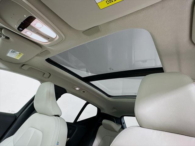 2026 Volvo XC40 - $43,337