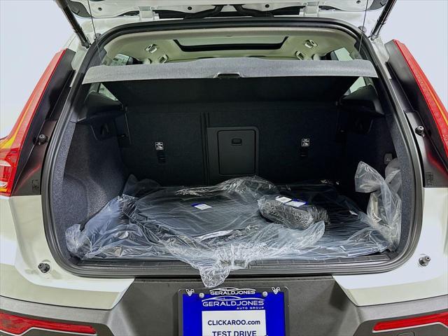 2026 Volvo XC40 - $43,337