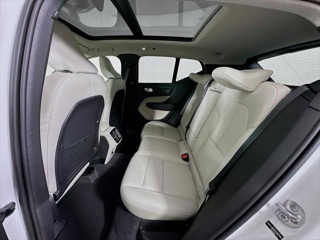 2026 Volvo XC40 - $43,337