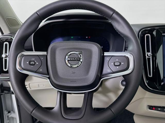 2026 Volvo XC40 - $43,337