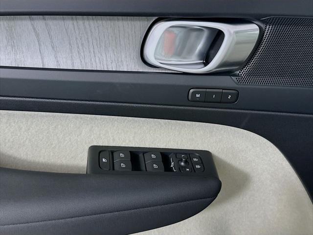 2026 Volvo XC40 - $43,337