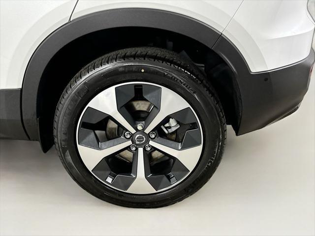2026 Volvo XC40 - $43,337