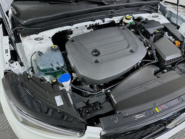 2026 Volvo XC40 - $43,337