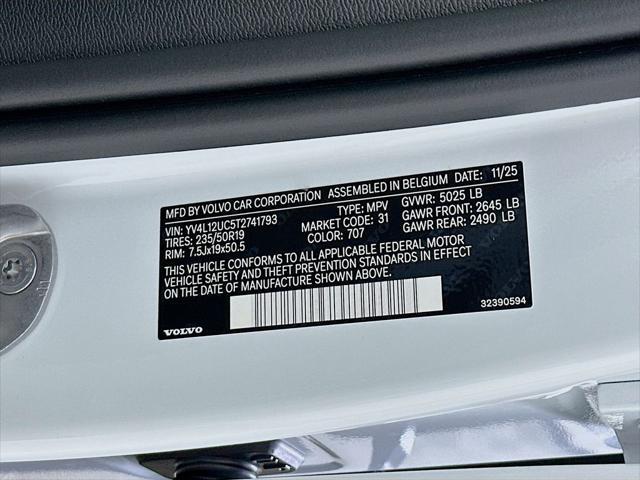 2026 Volvo XC40 - $43,337