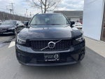 2025 XC40 Thumbnail 2
