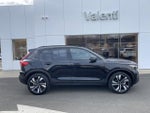 2025 XC40 Thumbnail 3