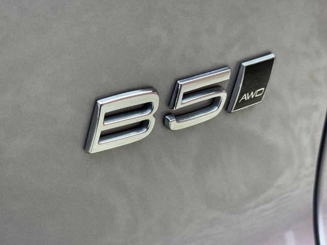 2026 Volvo XC40 - $37,010