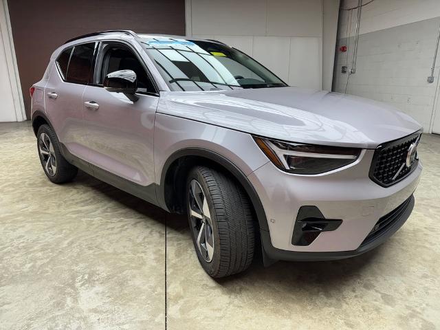 2026 Volvo XC40 - $37,010