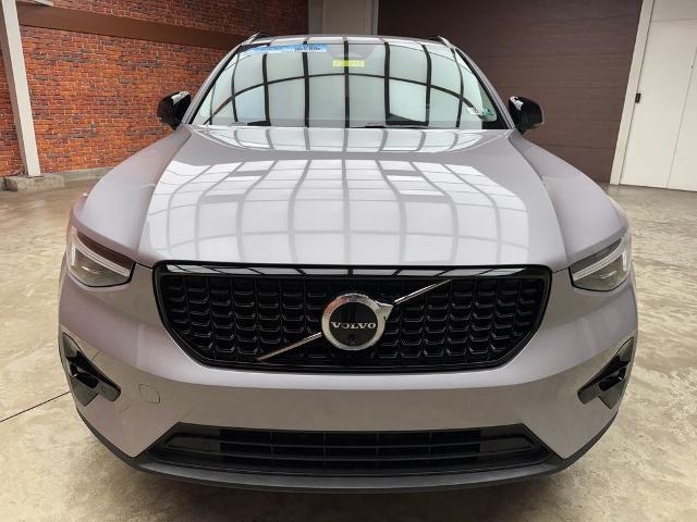 2026 Volvo XC40 - $37,010