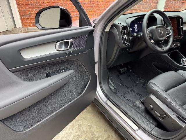 2026 Volvo XC40 - $36,510