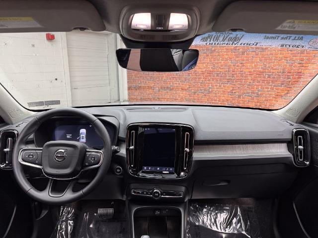2026 Volvo XC40 - $36,510