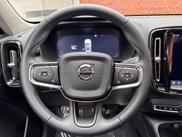 2026 Volvo XC40 - $36,510