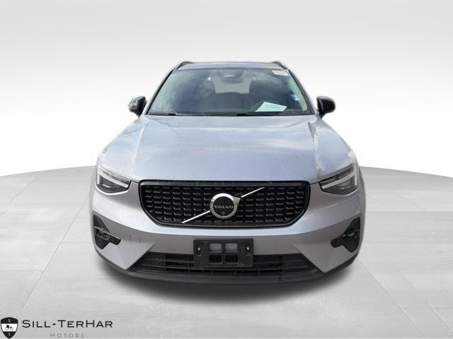2026 Volvo XC40 - $35,750