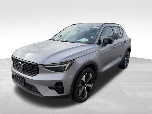 2026 Volvo XC40 - $35,750