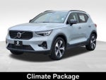 2025 XC40 Thumbnail 5