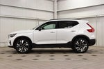 2025 XC40 Thumbnail 2