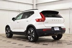 2025 XC40 Thumbnail 4