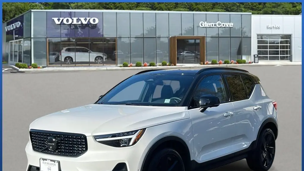 2026 Volvo XC40 B5 Ultra Black Edition