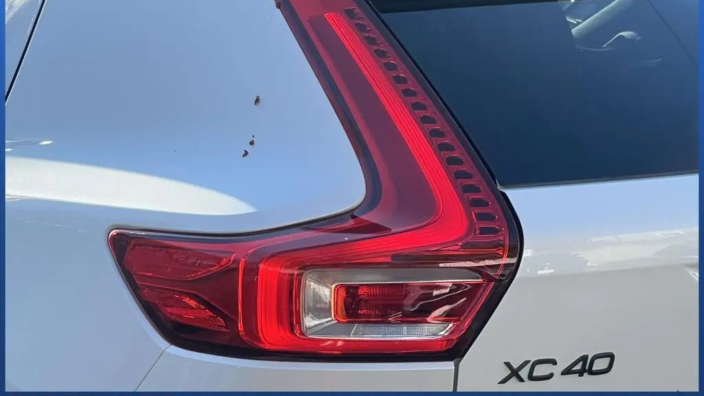 2026 Volvo XC40 B5 Ultra Black Edition