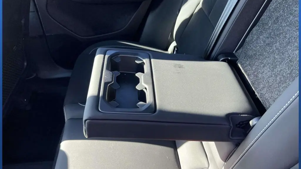 2026 Volvo XC40 B5 Ultra Black Edition