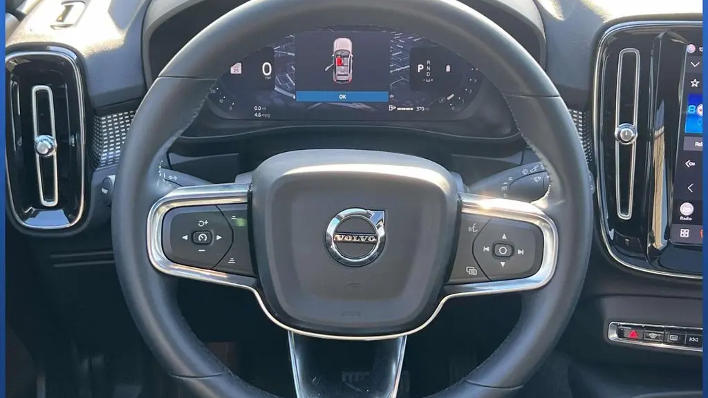 2026 Volvo XC40 B5 Ultra Black Edition