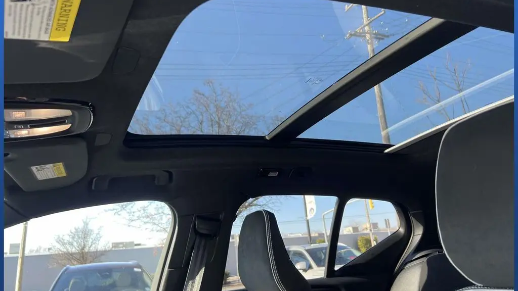 2026 Volvo XC40 B5 Ultra Black Edition