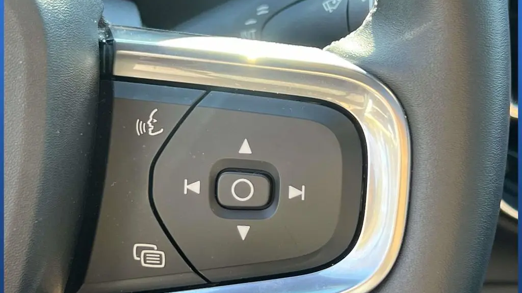 2026 Volvo XC40 B5 Ultra Black Edition