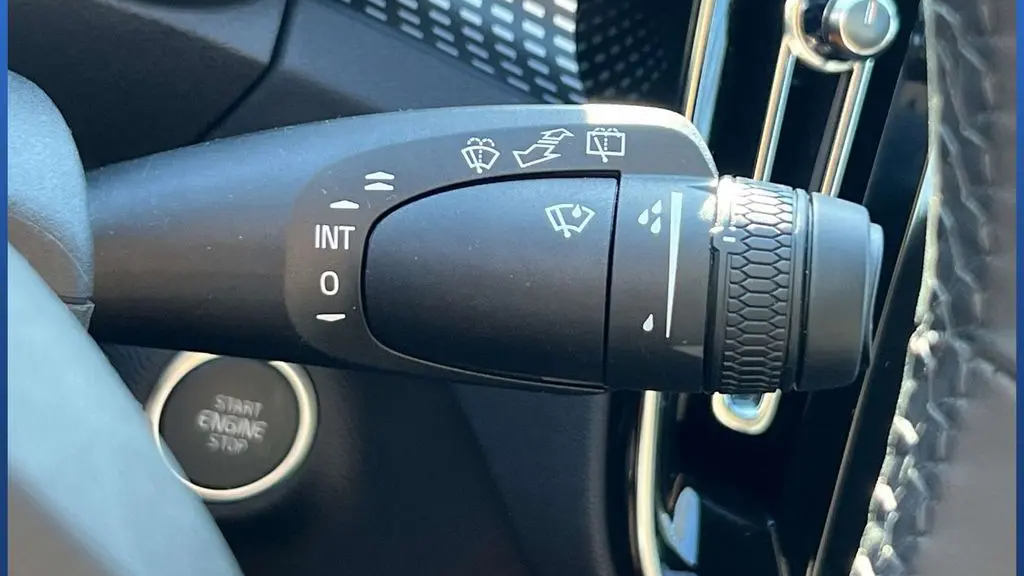 2026 Volvo XC40 B5 Ultra Black Edition