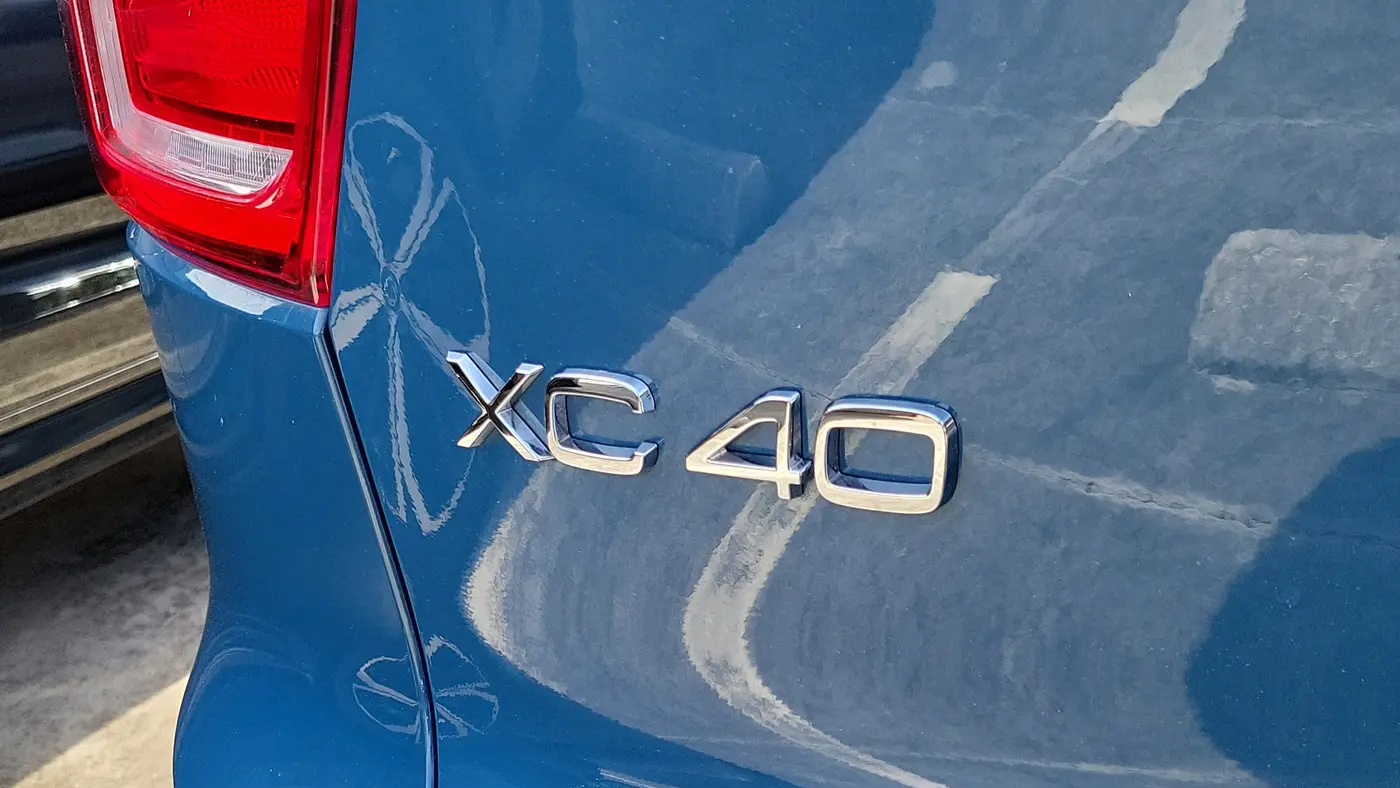 2024 Volvo XC40 B5 Plus Bright Theme