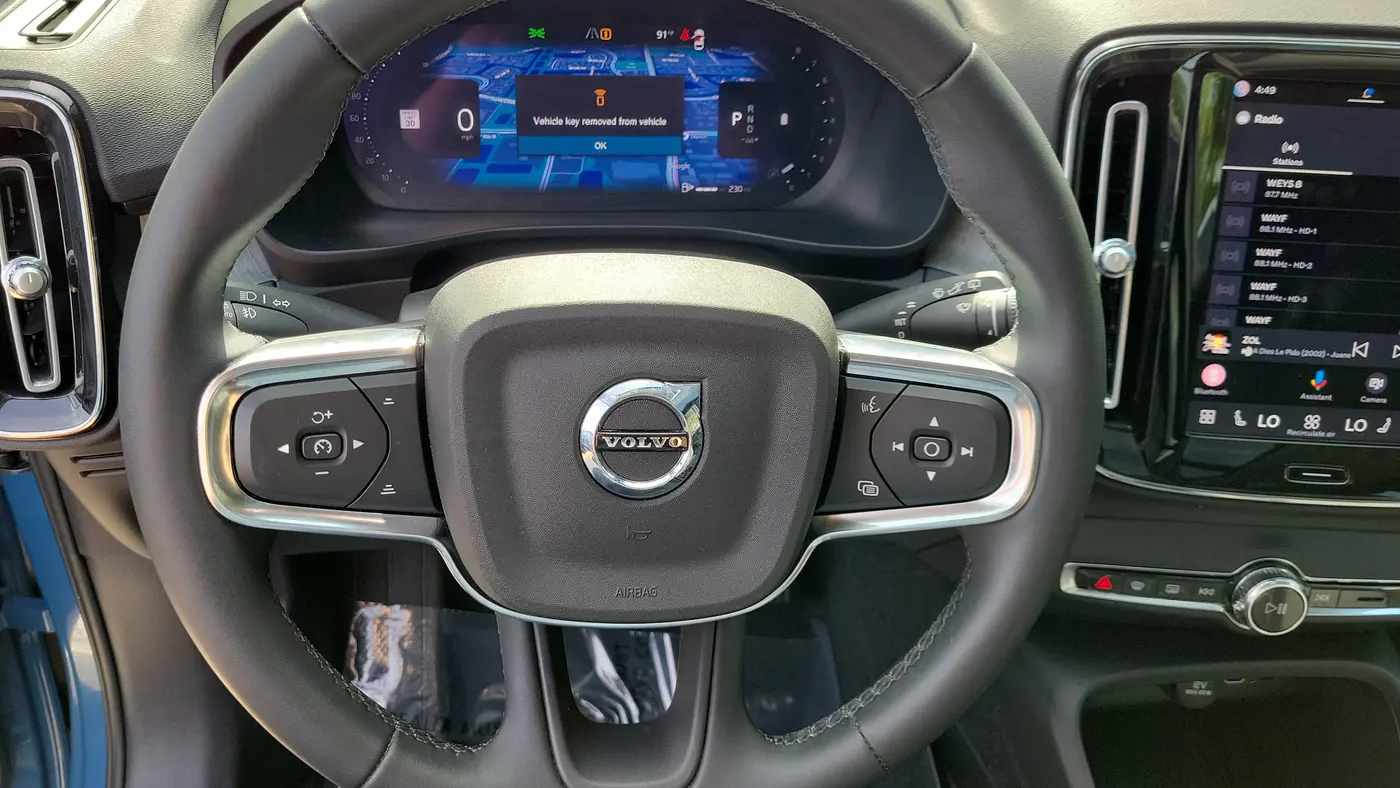 2024 Volvo XC40 B5 Plus Bright Theme