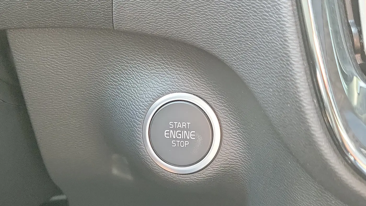 2024 Volvo XC40 B5 Plus Bright Theme