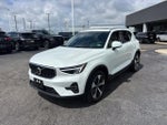 2024 XC40 Thumbnail 3